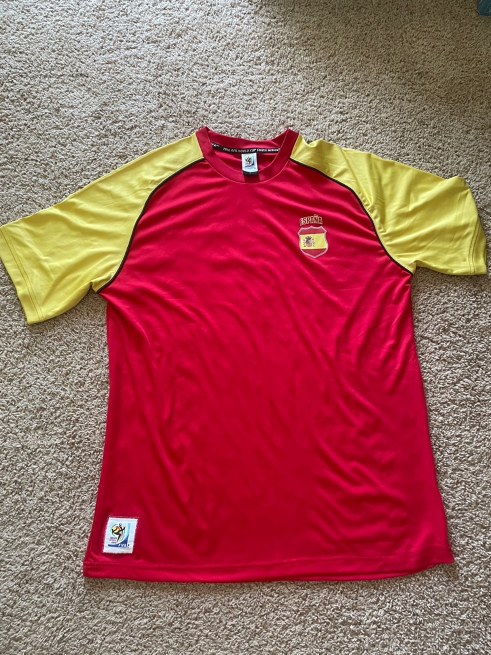 Red and Yellow Men's Soccer Jersey - España Crest